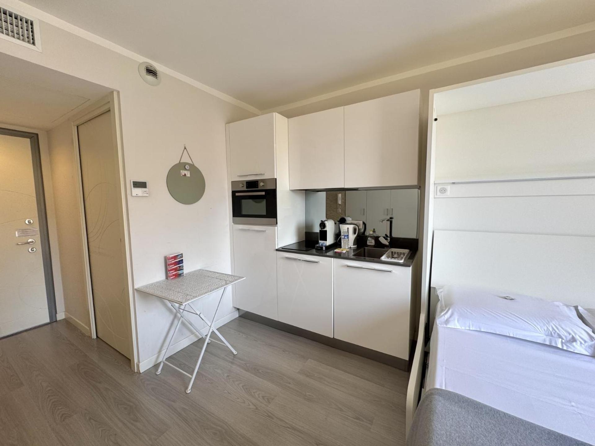 Aparthotel Riviera Nice Cote D'Azur - Old Town - Studio Ac - Sea View - 50M Promenade Des Anglais- La Maison Linda Kültér fotó