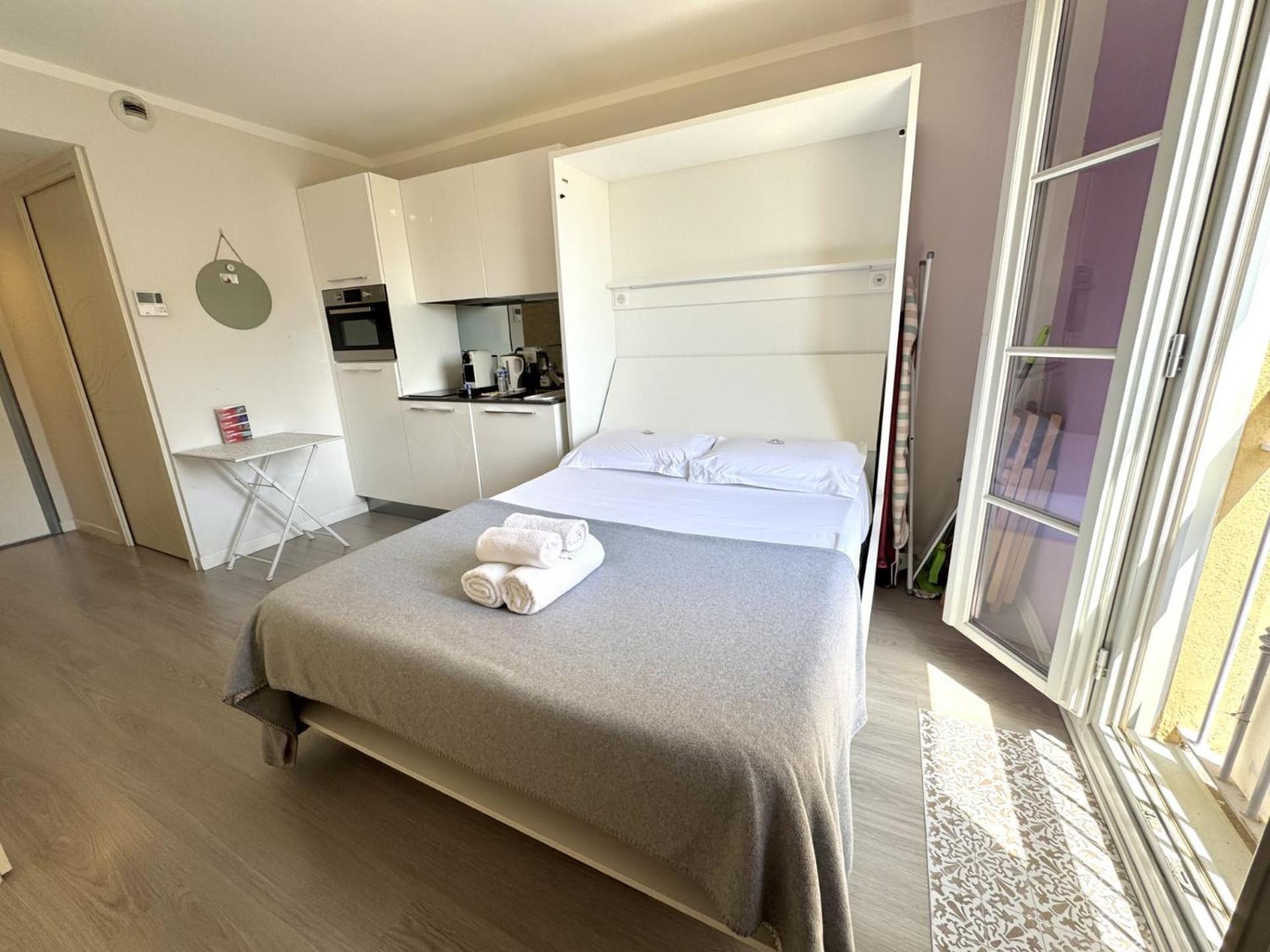 Aparthotel Riviera Nice Cote D'Azur - Old Town - Studio Ac - Sea View - 50M Promenade Des Anglais- La Maison Linda Kültér fotó